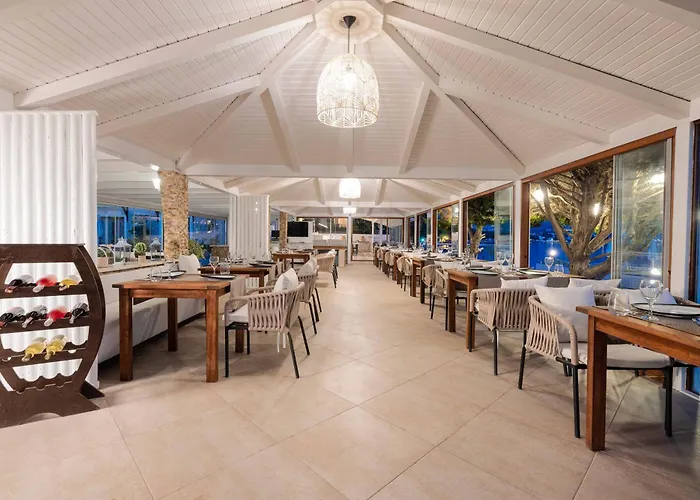 Elite Hotel 4*
