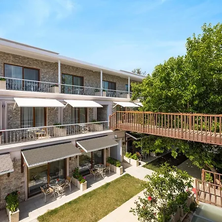 Отель Elite Яликовак