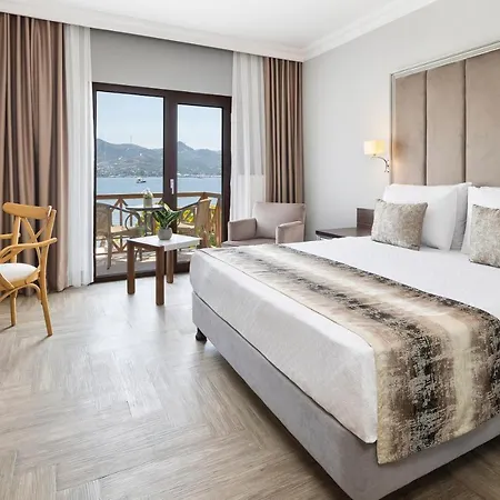 Elite 4* Яликовак