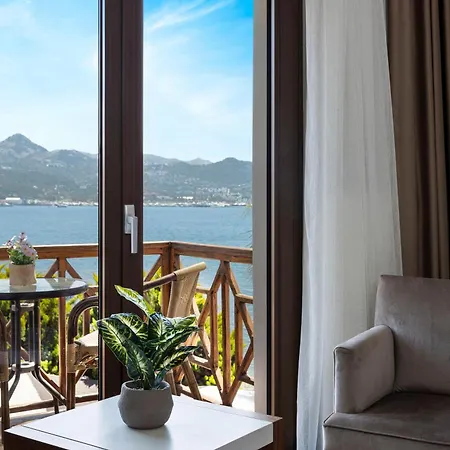 Elite Hotell 4*